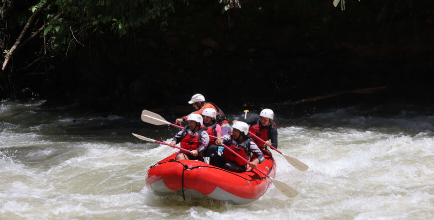 Cucaracho River Class III & IV+ / One Day Rafting Adventure