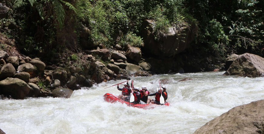 Cucaracho River Class III & IV+ / One Day Rafting Adventure